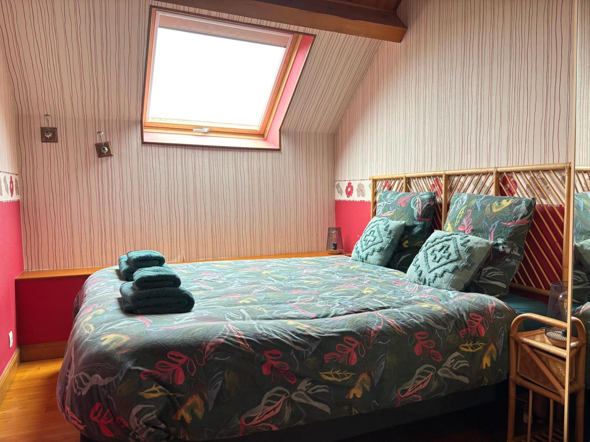 Le So Art, Grande Maison 4 Chambres, Terrain De Petanque, Grand Jardin Clos, Flipper, Babyfoot, Jeux Arcade, Ping Pong,1 Km Mer, Proche Golf, Port En Bessin, Bayeux Et Plages Du Debarquement, Adaptee Enfants Commes Eksteriør bilde