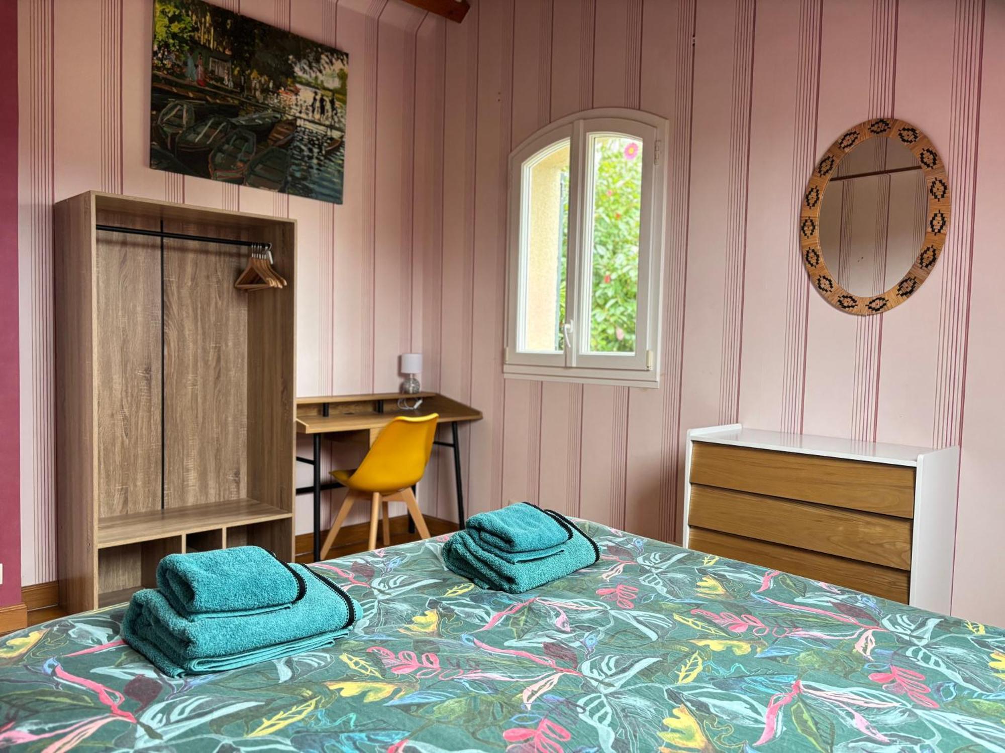 Le So Art, Grande Maison 4 Chambres, Terrain De Petanque, Grand Jardin Clos, Flipper, Babyfoot, Jeux Arcade, Ping Pong,1 Km Mer, Proche Golf, Port En Bessin, Bayeux Et Plages Du Debarquement, Adaptee Enfants Commes Eksteriør bilde
