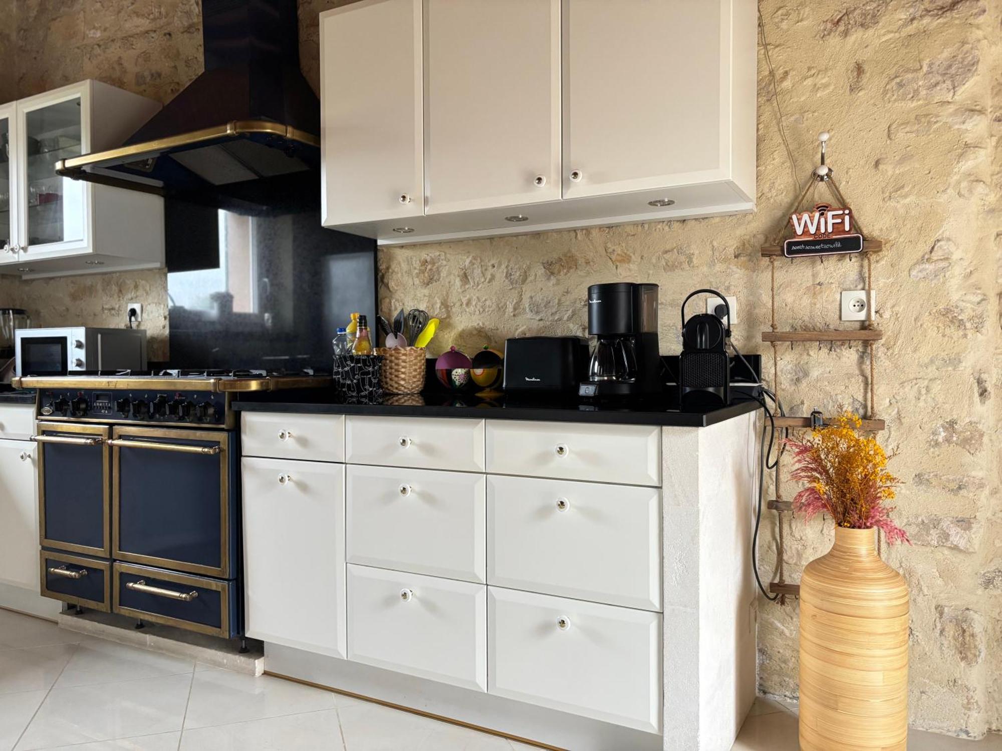 Le So Art, Grande Maison 4 Chambres, Terrain De Petanque, Grand Jardin Clos, Flipper, Babyfoot, Jeux Arcade, Ping Pong,1 Km Mer, Proche Golf, Port En Bessin, Bayeux Et Plages Du Debarquement, Adaptee Enfants Commes Eksteriør bilde