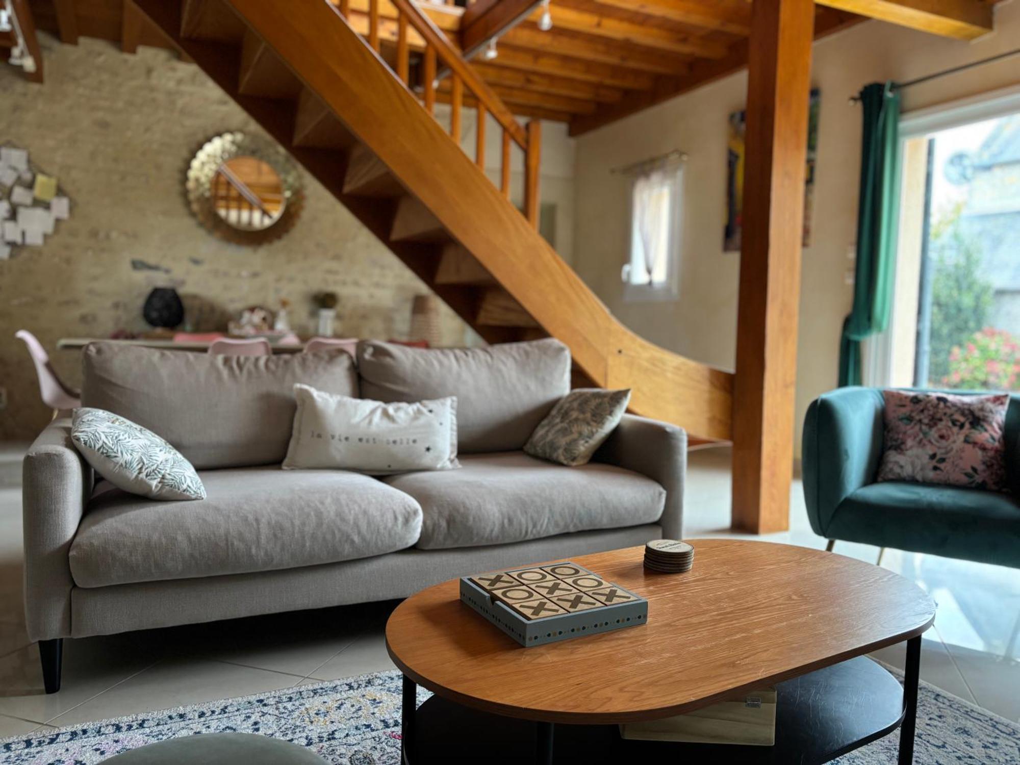 Le So Art, Grande Maison 4 Chambres, Terrain De Petanque, Grand Jardin Clos, Flipper, Babyfoot, Jeux Arcade, Ping Pong,1 Km Mer, Proche Golf, Port En Bessin, Bayeux Et Plages Du Debarquement, Adaptee Enfants Commes Eksteriør bilde